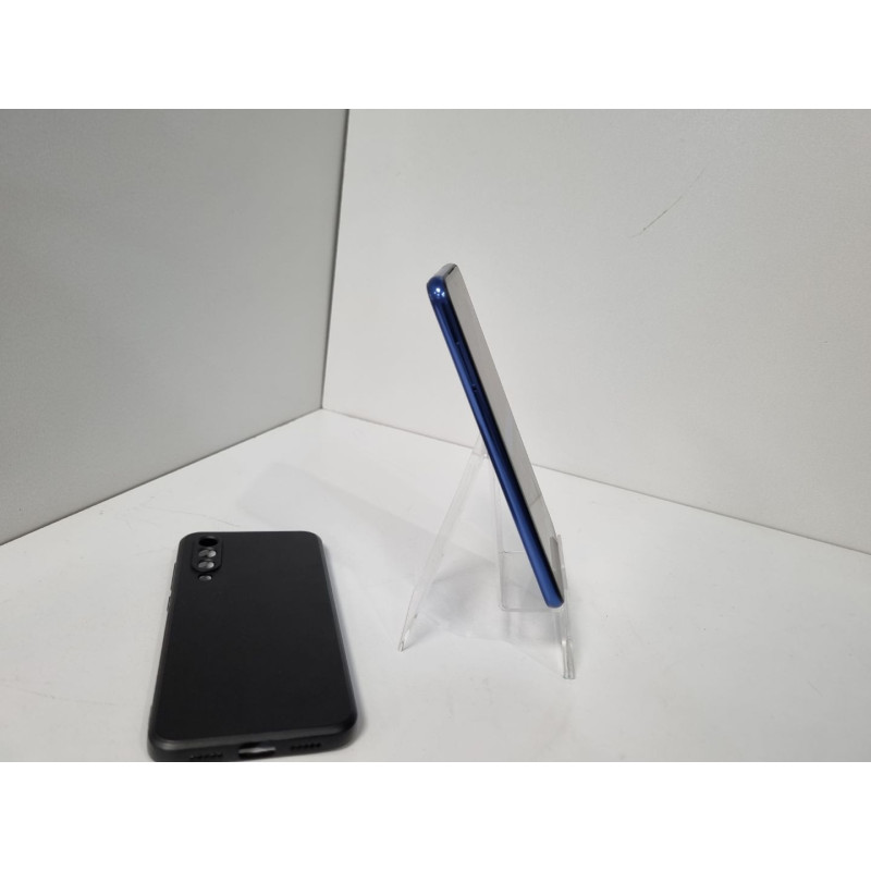 Мобильный телефон Xiaomi Mi 9 SE 6/128 GB            
            б/у