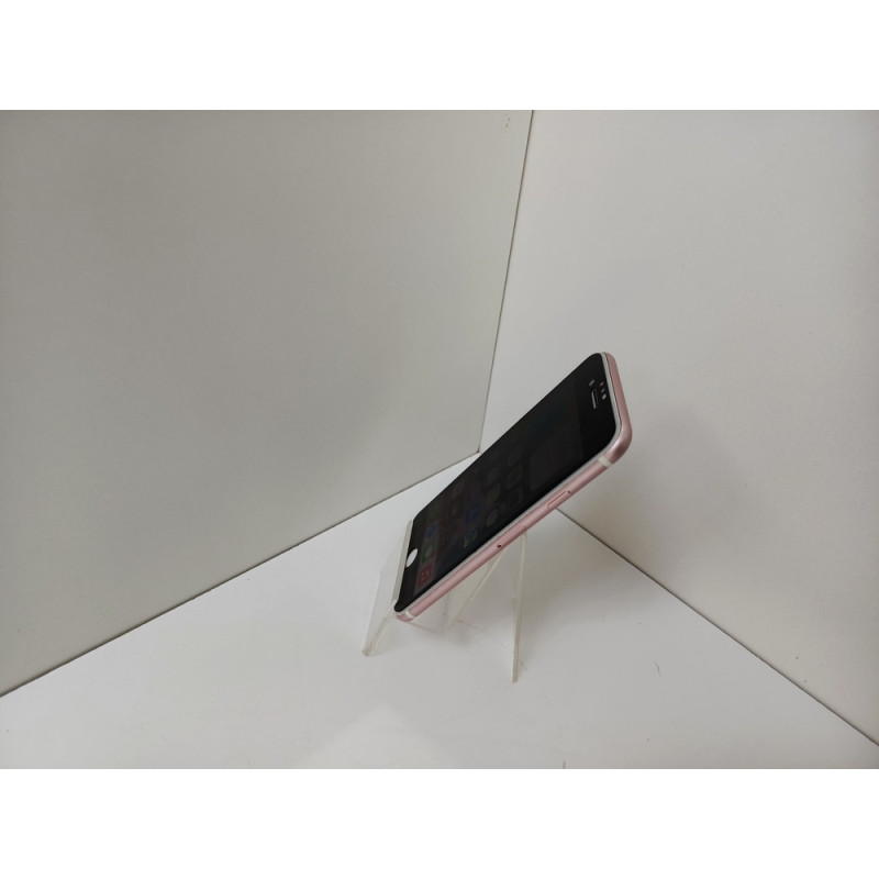 Мобильный телефон Apple iPhone 7 2/32 GB            
            б/у