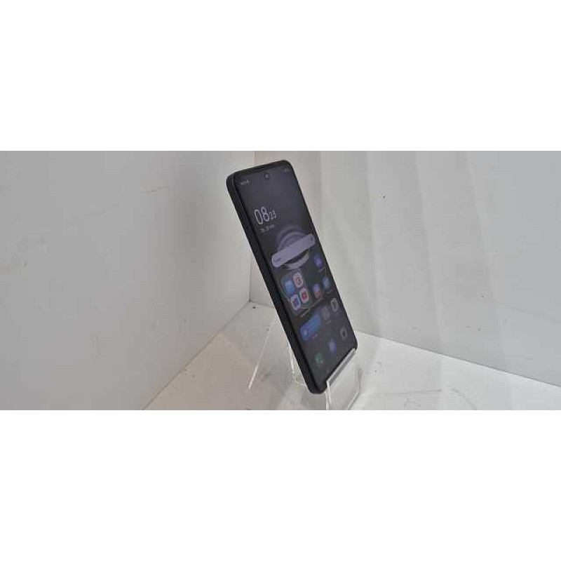 Мобильный телефон Tecno Spark 30 8/128 GB            
            б/у