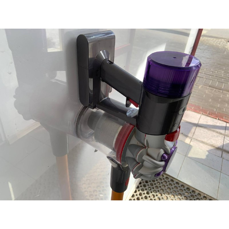 Пылесос ручной Dyson V8 (SV25)            
            б/у