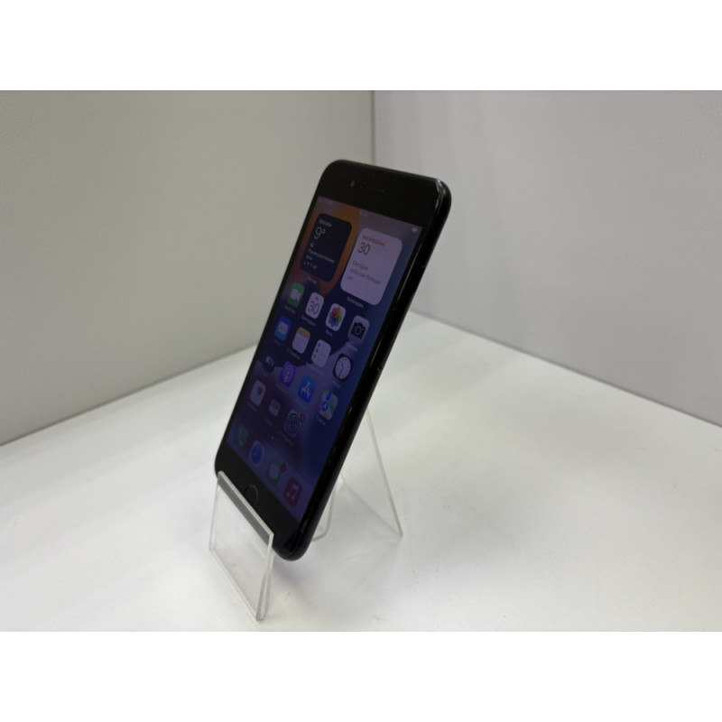 Мобильный телефон Apple iPhone 7 Plus 3/32 GB            
            б/у