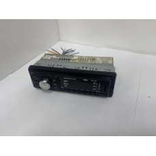 Автомагнитола Aura AMH-110R            
            б/у