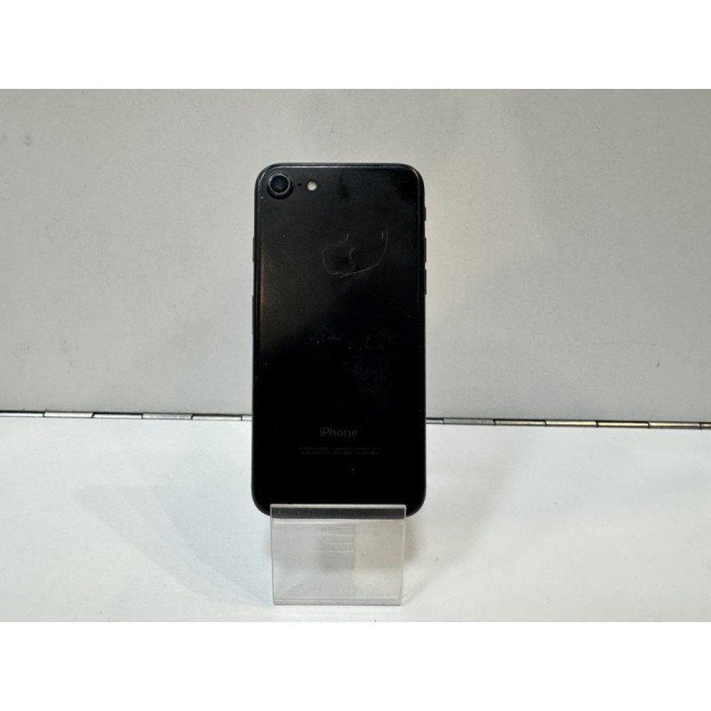 Мобильный телефон Apple iPhone 7 2/32 GB            
            б/у