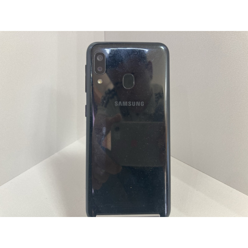 Мобильный телефон Samsung Galaxy A20e 3/32 GB            
            б/у