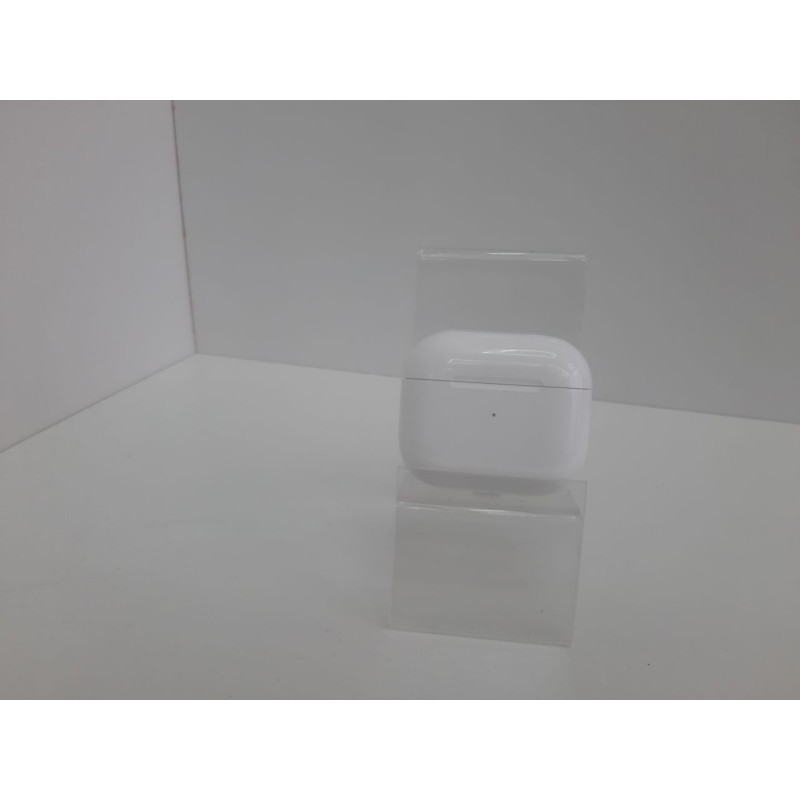 Наушники Apple AirPods w/Wireless Charg.Case MRXJ2            
            б/у