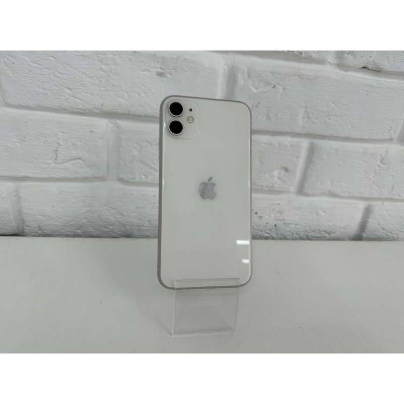Мобильный телефон Apple iPhone 11 4/64GB            
            б/у