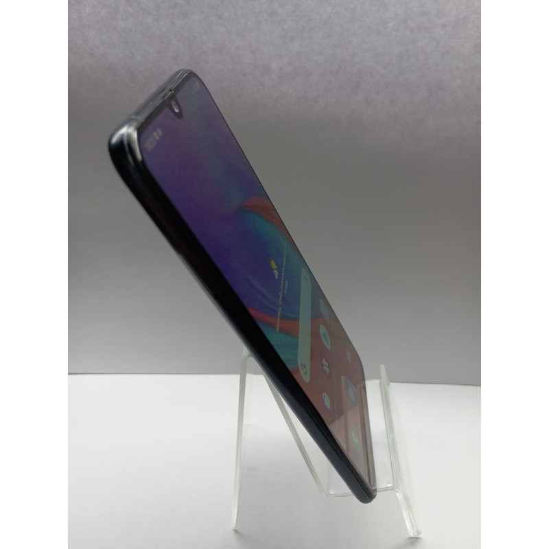 Мобильный телефон Samsung Galaxy A40 4/64 GB            
            б/у