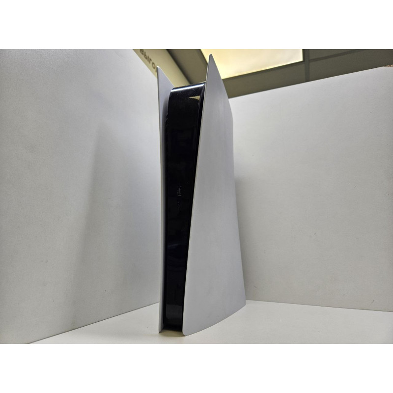 Игровые приставки Sony Playstation 5 825GB (CFI-1200B)            
            б/у