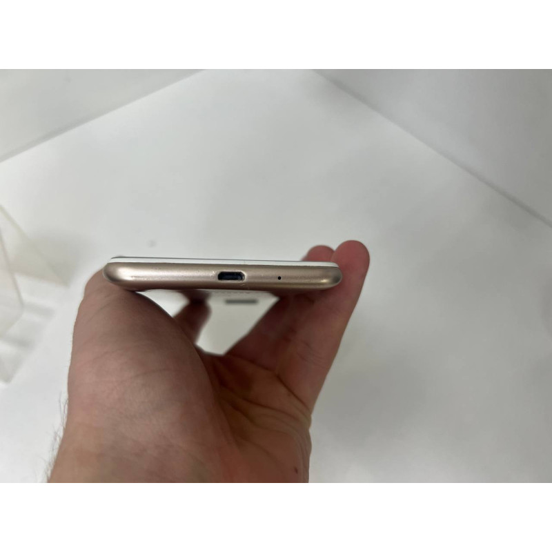 Мобильный телефон Xiaomi Redmi 6A 3/32 GB            
            б/у