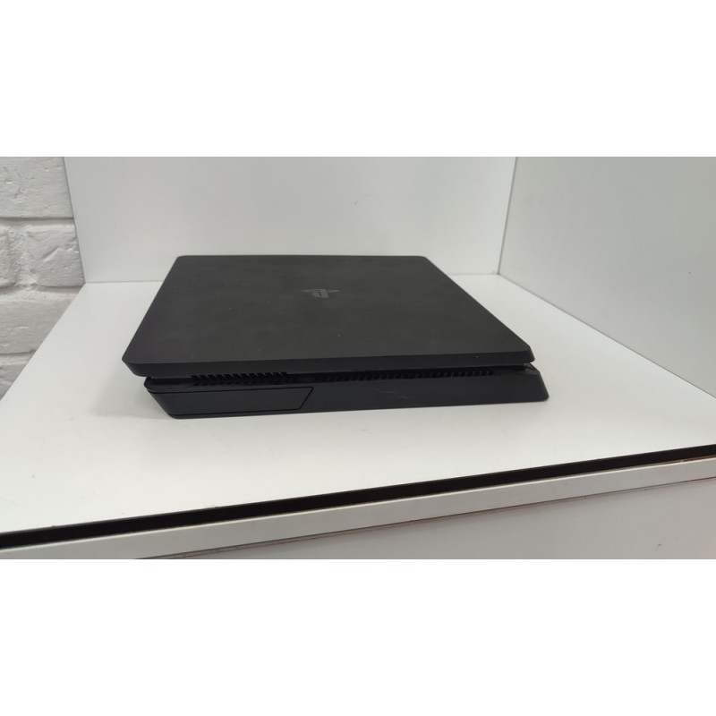 Игровые приставки Sony Playstation 4 SLIM 1TB (CUH-2208B)            
            б/у