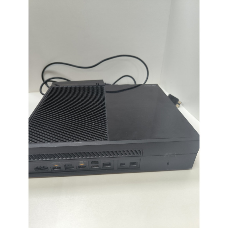 Игровые приставки Microsoft Xbox One 500GB            
            б/у