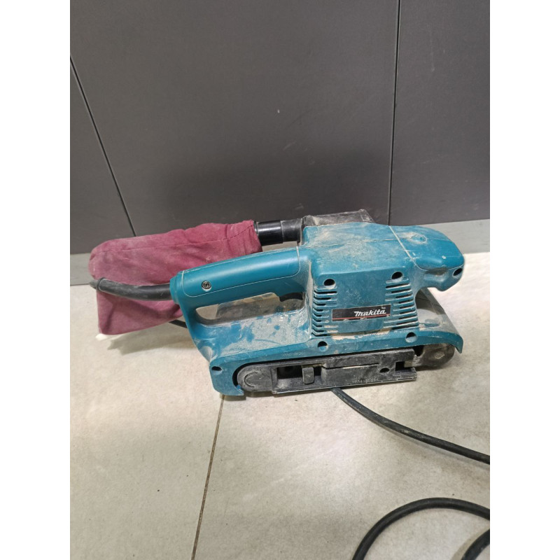 Ленточная шлифовальная машина Makita 9910            
            б/у