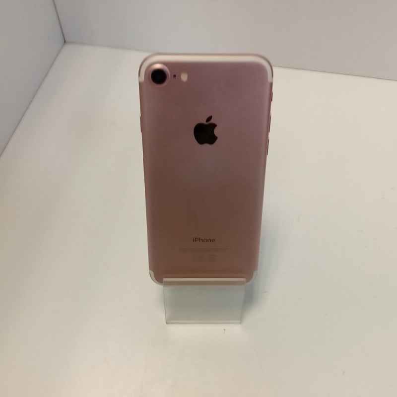 Мобильный телефон Apple iPhone 7 2/32 GB            
            б/у
