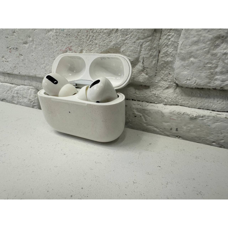 Наушники Беспроводные Внутриканальные Apple AirPods Pro            
            б/у