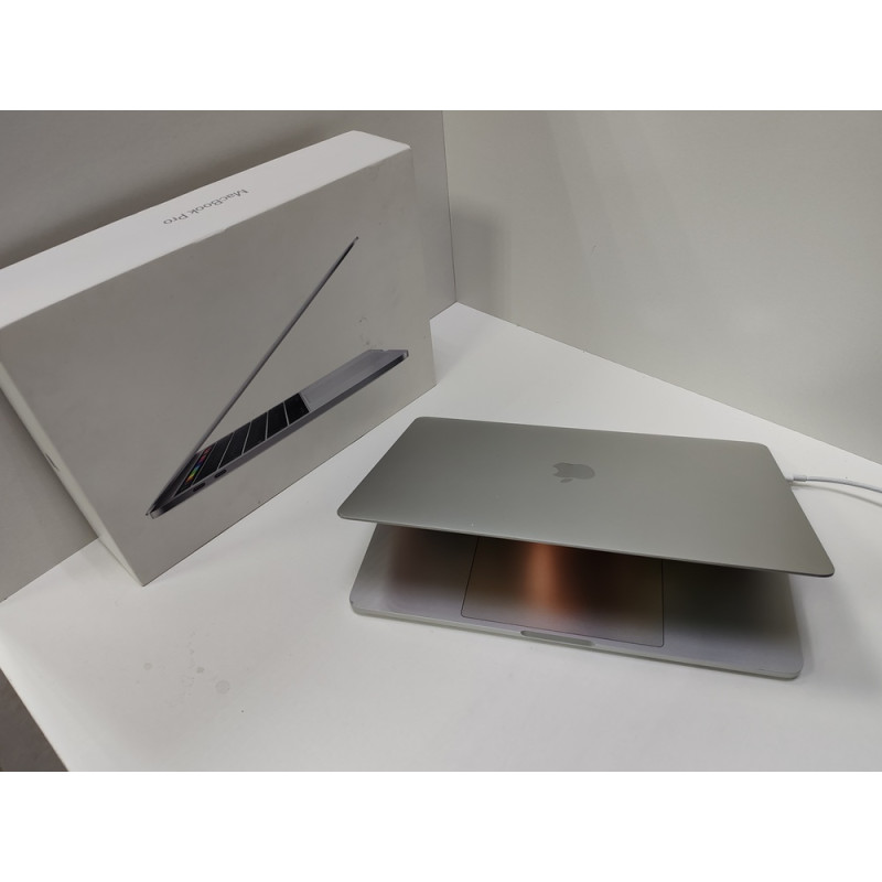 Ноутбук Apple MacBook Pro 13 (2018)            
            б/у