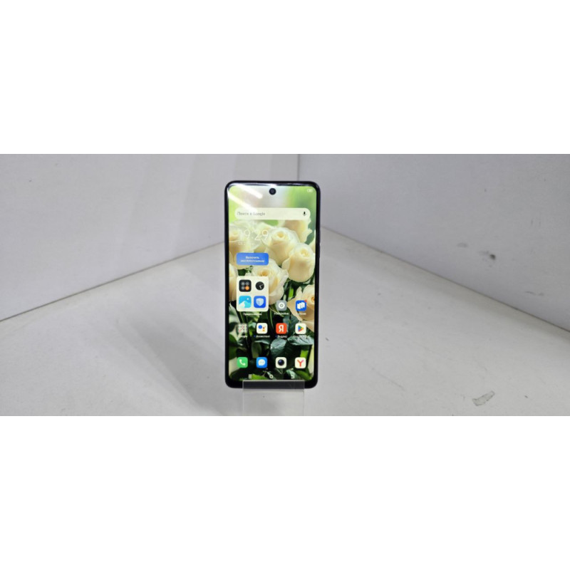 Мобильный телефон Tecno Spark 10 Pro 8/256 GB            
            б/у