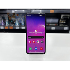 Мобильный телефон Samsung Galaxy S10e 6/128 GB            
            б/у
