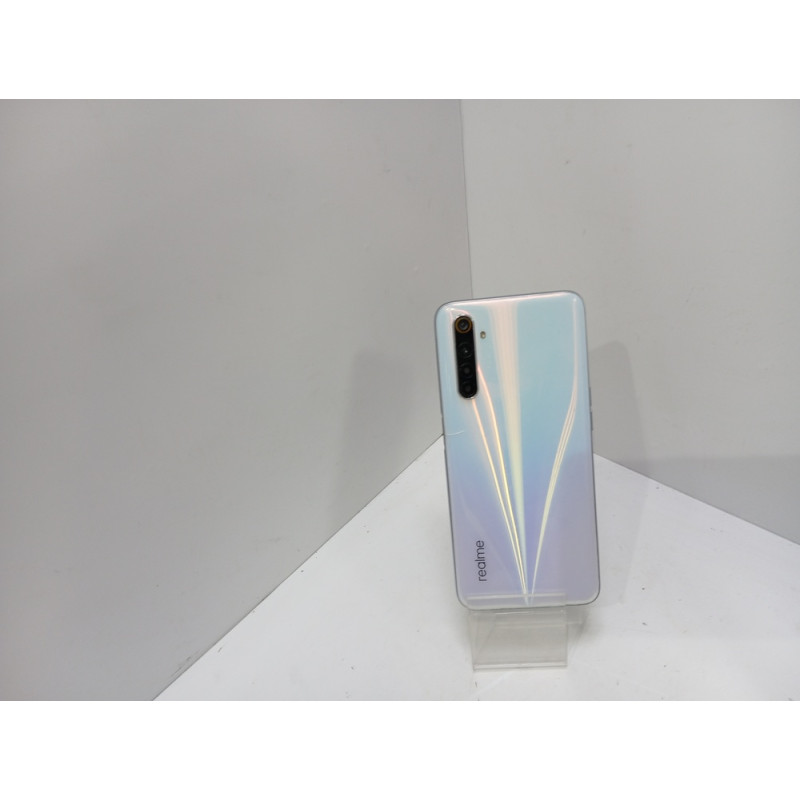 Мобильный телефон REALME 6 4/128 GB            
            б/у