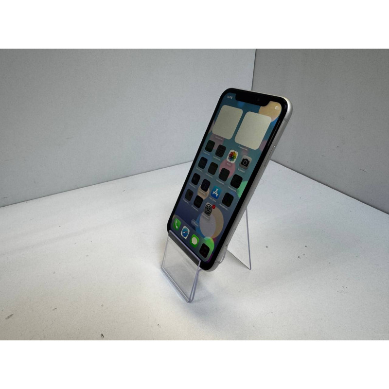 Мобильный телефон Apple iPhone XR 3/128 GB            
            б/у
