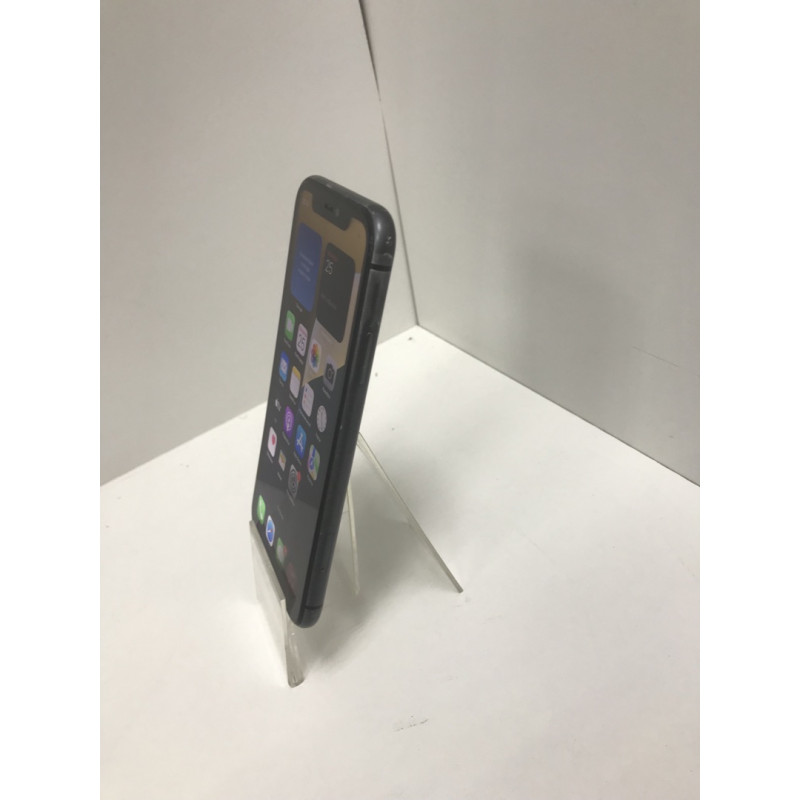Мобильный телефон Apple iPhone 11 4/128 GB            
            б/у