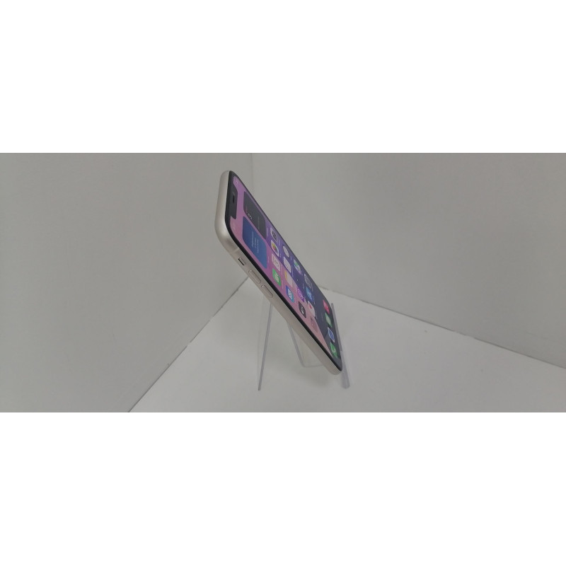Мобильный телефон Apple iPhone 11 4/128 GB            
            б/у