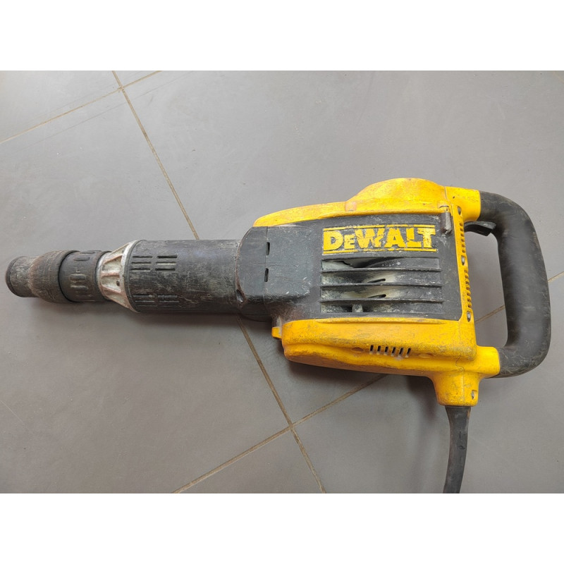 Отбойный молоток Dewalt D25899K-QS            
            б/у