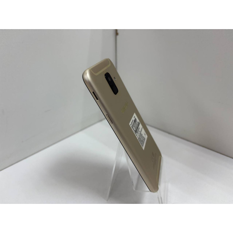 Мобильный телефон Samsung Galaxy A6 (SM-A600FN) 3/32 GB            
            б/у