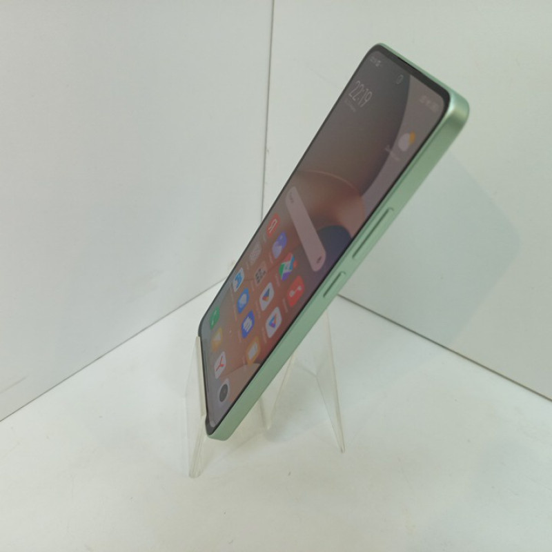 Мобильный телефон Xiaomi Redmi Note 13 8/128 GB            
            б/у