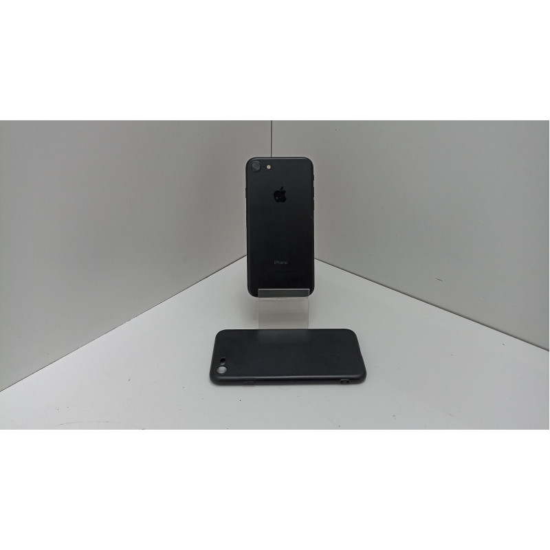 Мобильный телефон Apple iPhone 7 2/32 GB.            
            б/у
