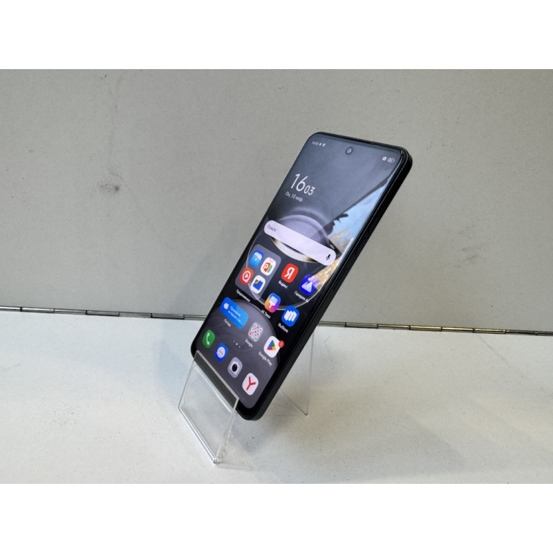 Мобильный телефон Tecno Spark 30 8/128 GB            
            б/у