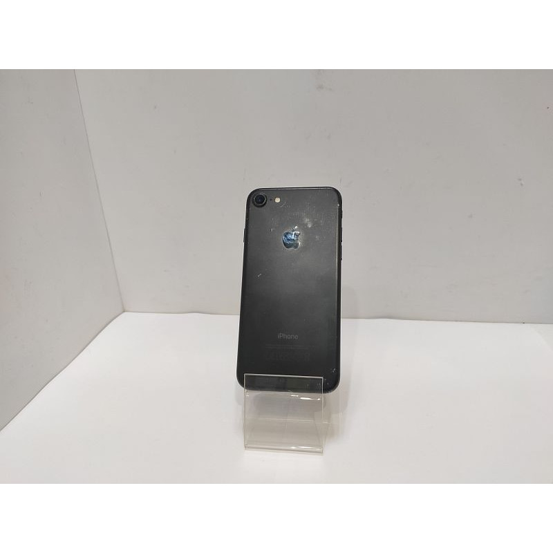 Мобильный телефон Apple iPhone 7 2/32 GB            
            б/у