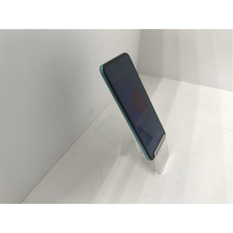 Мобильный телефон Tecno Spark 8C 4/64 GB            
            б/у
