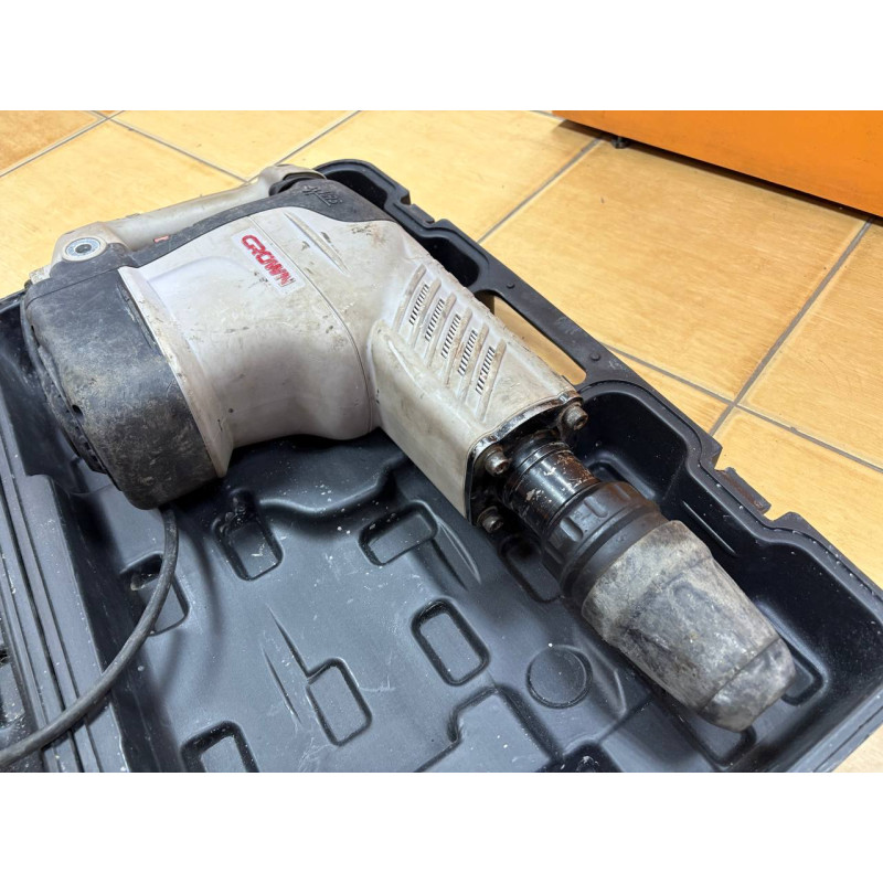 Отбойный молоток CROWN CT18123V            
            б/у