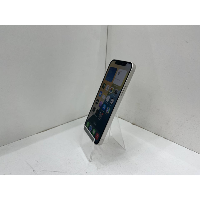 Мобильный телефон Apple iPhone 12 4/128 GB            
            б/у