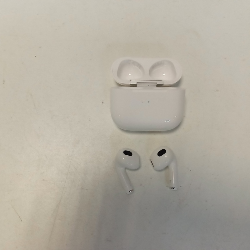 Наушники Беспроводные Внутриканальные Apple AirPods 3            
            б/у