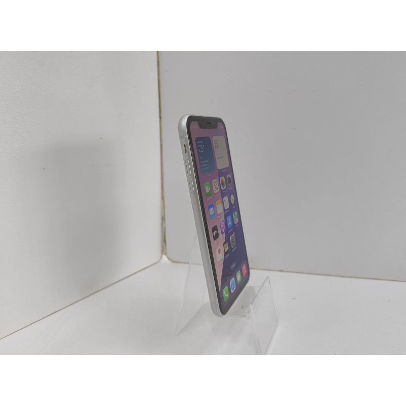Мобильный телефон Apple iPhone XR 3/64 GB            
            б/у