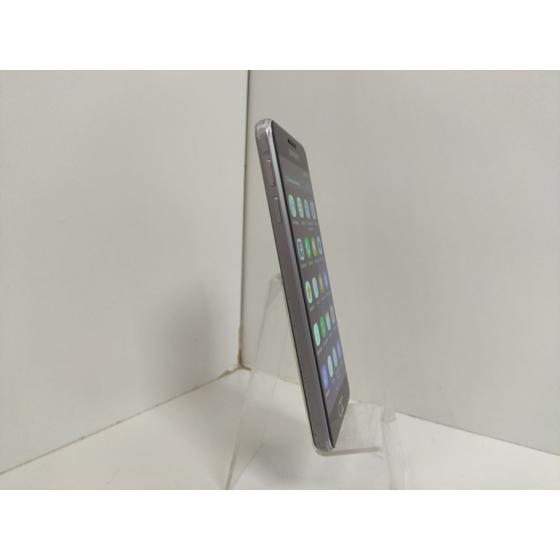 Мобильный телефон Samsung Galaxy A3 (2016) 1,5/16 GB            
            б/у
