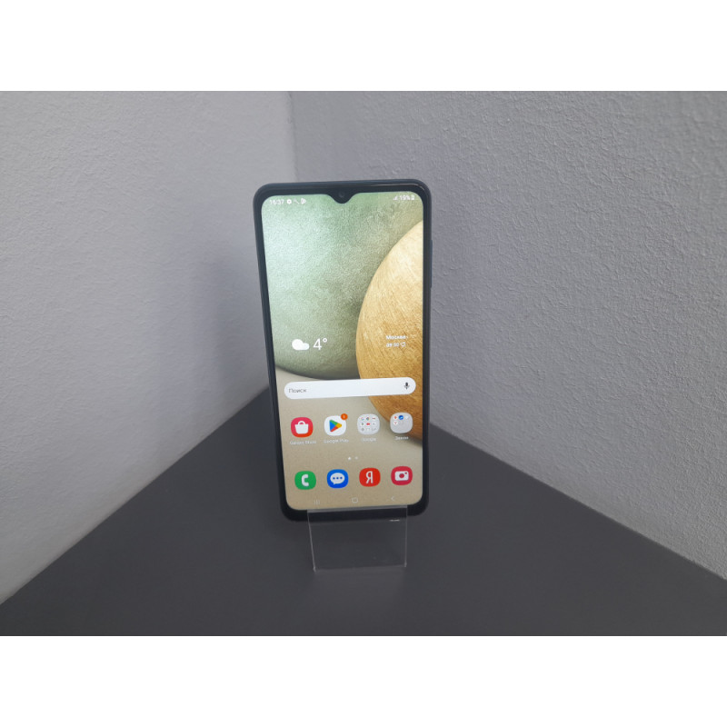 Мобильный телефон Samsung Galaxy A12 3/32 GB            
            б/у
