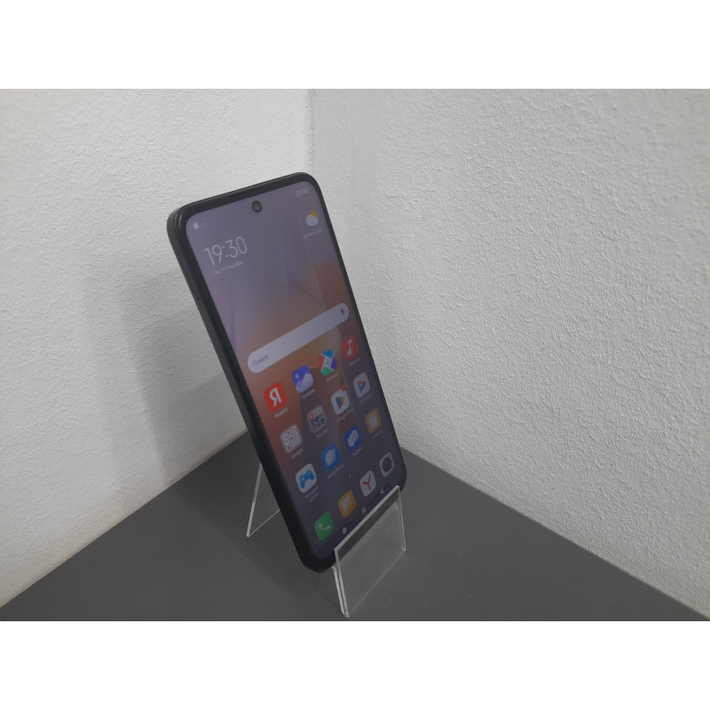 Мобильный телефон Xiaomi Redmi 12 4/128 GB            
            б/у