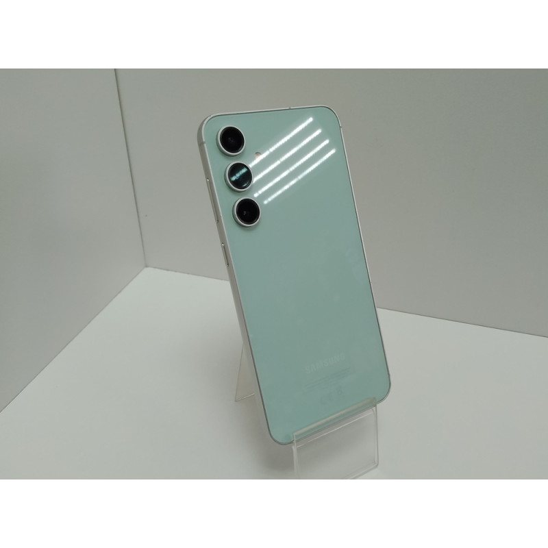 Мобильный телефон Samsung Galaxy S22 8/128 GB            
            б/у
