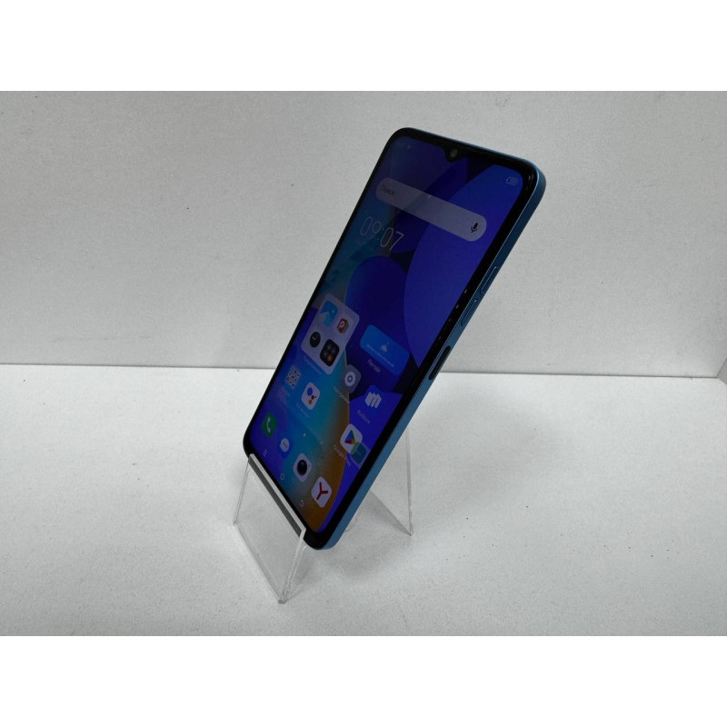 Мобильный телефон Tecno Spark 10 4/128 GB            
            б/у