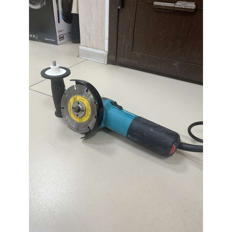 Болгарка Makita 9558HN            
            б/у
