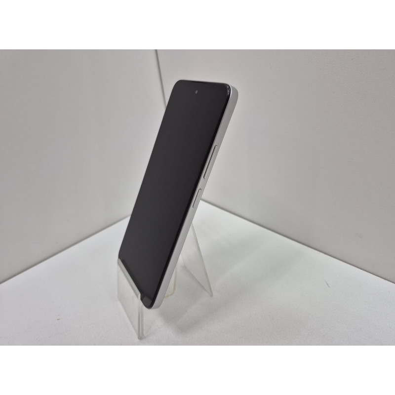 Мобильный телефон Xiaomi Redmi 12 8/256 GB            
            б/у