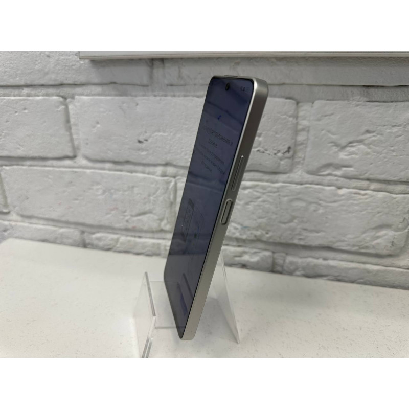 Мобильный телефон REALME 10 Pro 5G 8/256 GB            
            б/у