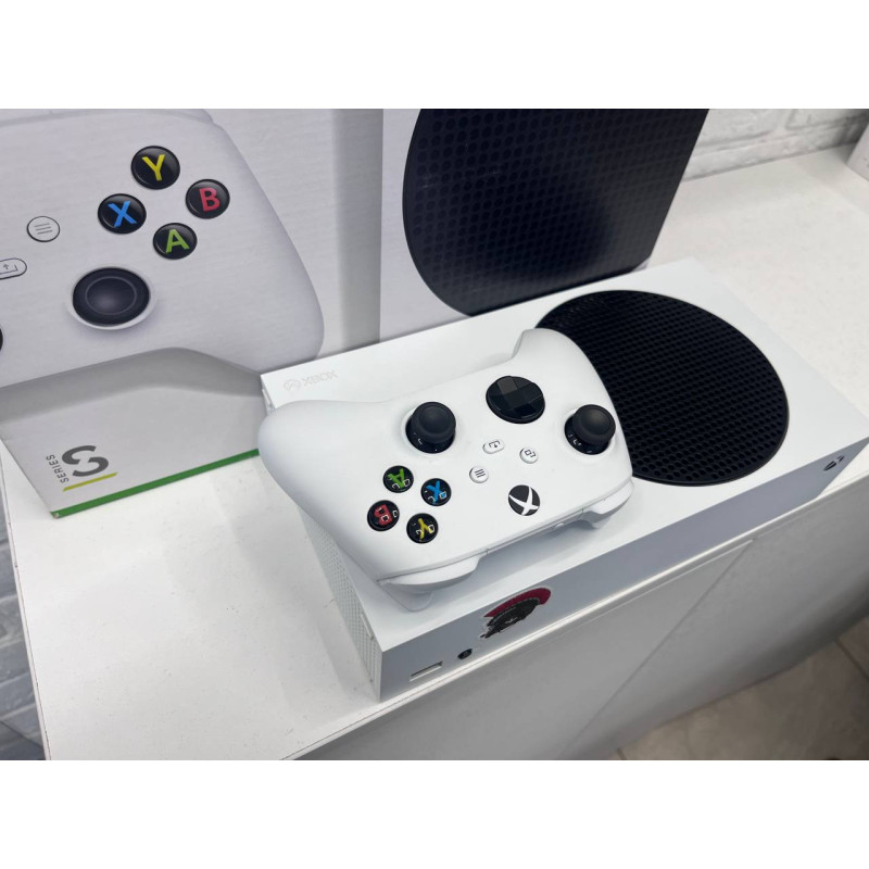 Игровые приставки Microsoft Xbox Series S 512GB            
            б/у
