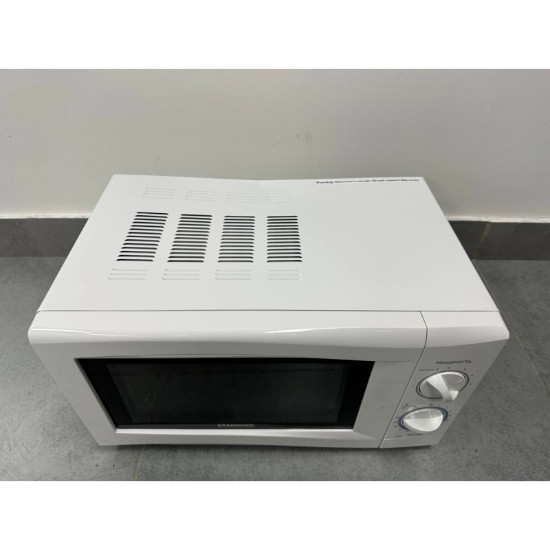 Микроволновые печи Starwind SMW3220            
            б/у