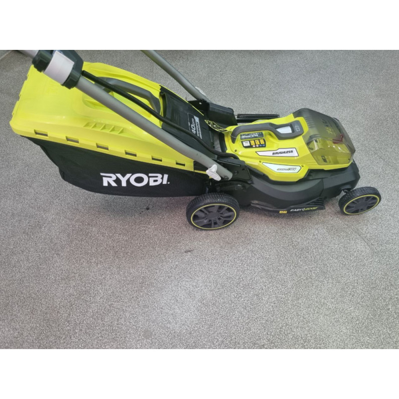 Газонокосилка Ryobi RY18LMX40A            
            б/у