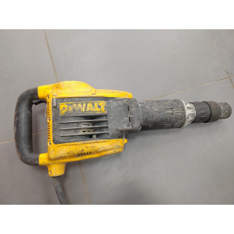 Отбойный молоток Dewalt D25899K-QS            
            б/у