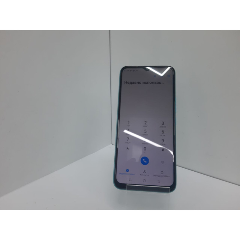 Мобильный телефон Tecno Spark 8C 4/64 GB            
            б/у