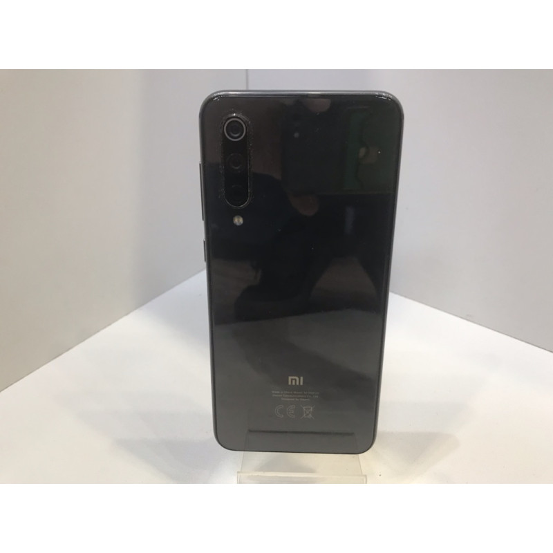 Мобильный телефон Xiaomi Mi 9 SE 6/64 GB            
            б/у